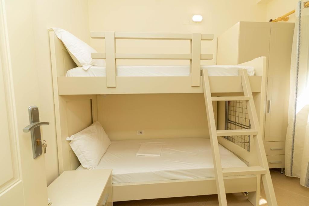 Premier Guest House Avlonya Dış mekan fotoğraf