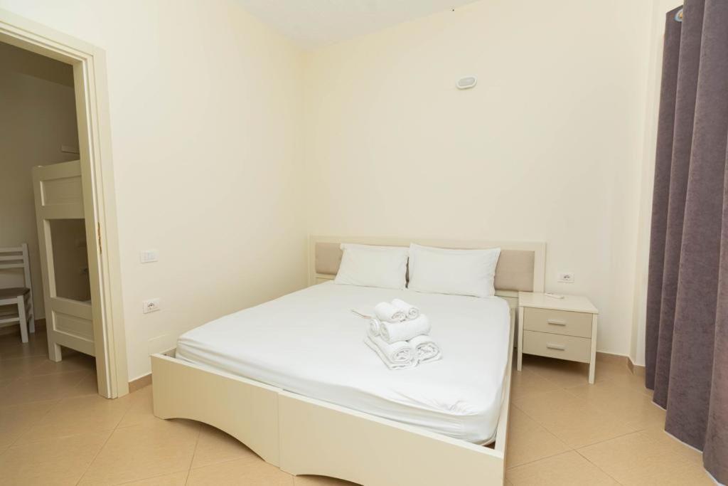 Premier Guest House Avlonya Dış mekan fotoğraf