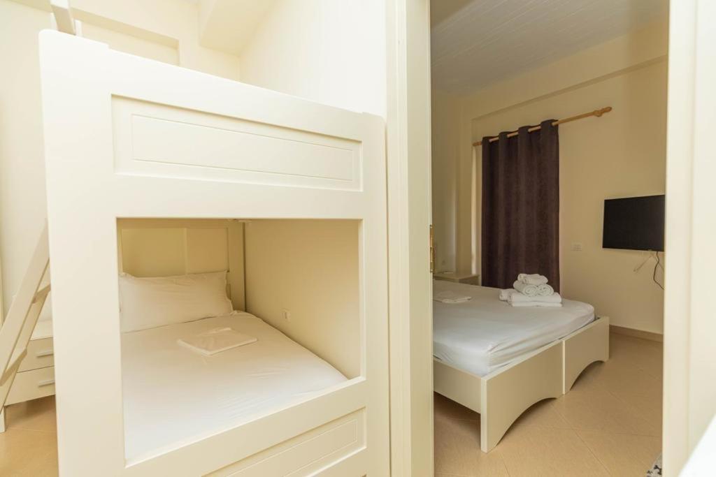 Premier Guest House Avlonya Dış mekan fotoğraf
